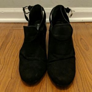 Naturalizer black suede booties